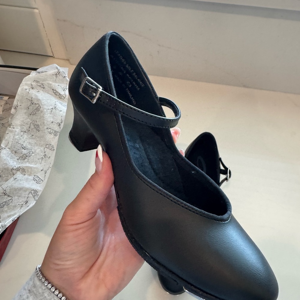 Capezio Black Tap - Girls Shoes 6 M! - Picture 4 of 12